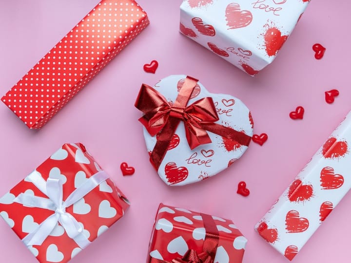 Valentines Day पर अपने पार्टनर को गिफ्ट करने के लिए खरीदें ये गैजेट्स, कीमत है 10,000 से कम