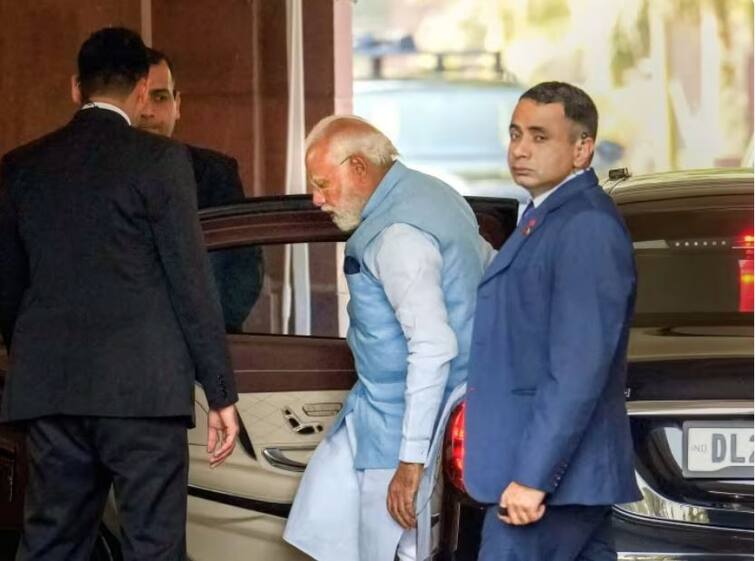 Budget Session: PM Modi reached parliament with blue jacket know specialty of it Budget Session: સંસદમાં સ્પેશિયલ બ્લૂ જેકેટ પહેરીને પહોંચ્યા PM મોદી, જાણો શું છે તેની ખાસિયત