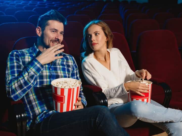 Valentine Day के मौके पर पार्टनर को फ्री मूवी दिखाने का ऑफर, आपको बस इतना काम करना है Valentine Day के मौके पर पार्टनर को फ्री मूवी दिखाने का ऑफर, आपको बस इतना काम करना है