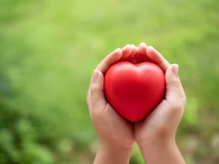 What happens when your heart is on the right side instead of the left क्या होता है जब आपका दिल बाएं के बजाए दाएं तरफ होता है?