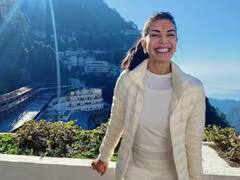 Jacqueline Fernandez Pics: ਵੈਸ਼ਨੋ ਦੇਵੀ ਦੇ ਦਰਸ਼ਨਾਂ ਲਈ ਪਹੁੰਚੀ ਜੈਕਲੀਨ ਫਰਨਾਂਡੀਜ਼, ਪ੍ਰਸ਼ੰਸਕਾਂ ਨਾਲ ਖਿੱਚਵਾਈਆਂ ਤਸਵੀਰਾਂ