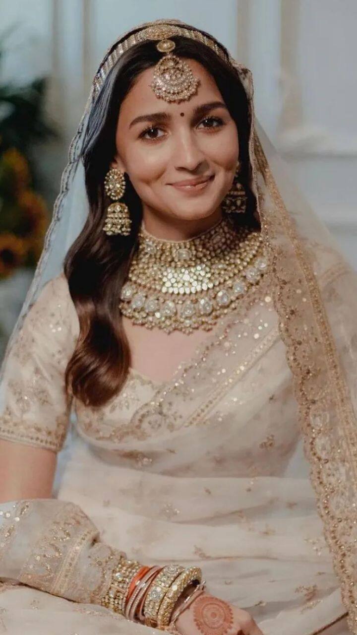 ரன்பீர் கபூரை மணந்து கொண்ட ஆலியா பட்