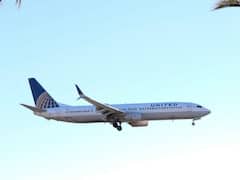 यूनाइटेड एयरलाइंस की फ्लाइट में लैपटॉप बैटरी में लगी आग, चार लोग हॉस्पिटल में भर्ती