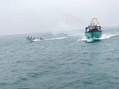 நெல்லை - குமரி மீனவர்கள் இடையே மோதல்; நாட்டு வெடிகுண்டு வீச்சு