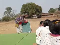 छत्तीसगढ़: शराब पीकर स्कूल आती हैं मैडम, नहीं सुनती किसी की बात, गांववाले परेशान, हटाने की उठाई मांग