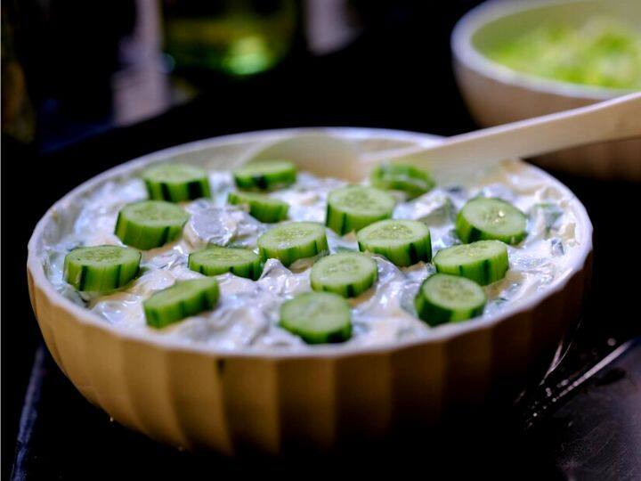 This salad of curd and cucumber is very beneficial for health, you will lick your fingers after eating it, see the recipe here