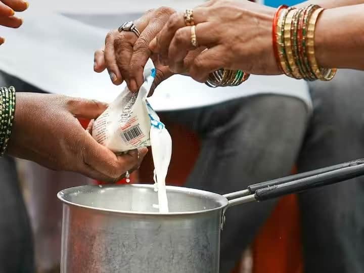 India Became number one in milk production minister Parshottam Rupala gives information in Lok Sabha Milk Production: भारत दुनिया का सबसे बड़ा दूध उत्पादक देश, ग्लोबल मिल्क प्रोडक्शन में 24 फीसदी हिस्से के साथ बना सिरमौर