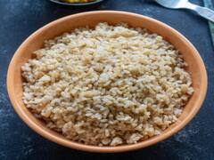Brown Rice : வெள்ளை அரிசிக்கு டஃப் கொடுக்கும் பழுப்பு அரிசியின் அற்புத நன்மைகள்...
