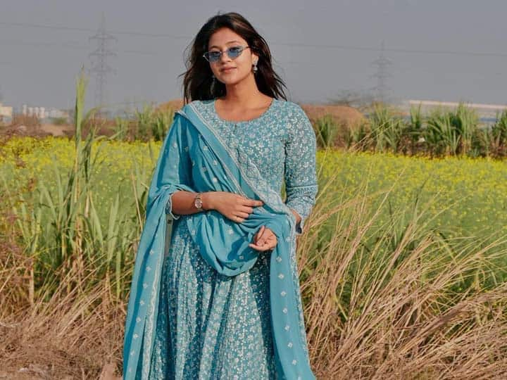 Anjali Arora Latest Photos: अंजलि अरोड़ा सोशल मीडिया की क्वीन हैं. उन्होंने ट्रेडिशनल लुक में अपनी लेटेस्ट तस्वीरें पोस्ट की हैं, जो इंटरनेट पर जमकर वायरल हो रही हैं.