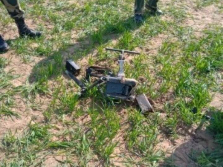 BSF shot down drone coming from Pakistan narcotics recovered ann BSF Shot Pak Drone: BSF ने फयरिंग कर मार गिराया पाकिस्तानी ड्रोन, इलाके में शुरू हुआ सर्च ऑपरेशन