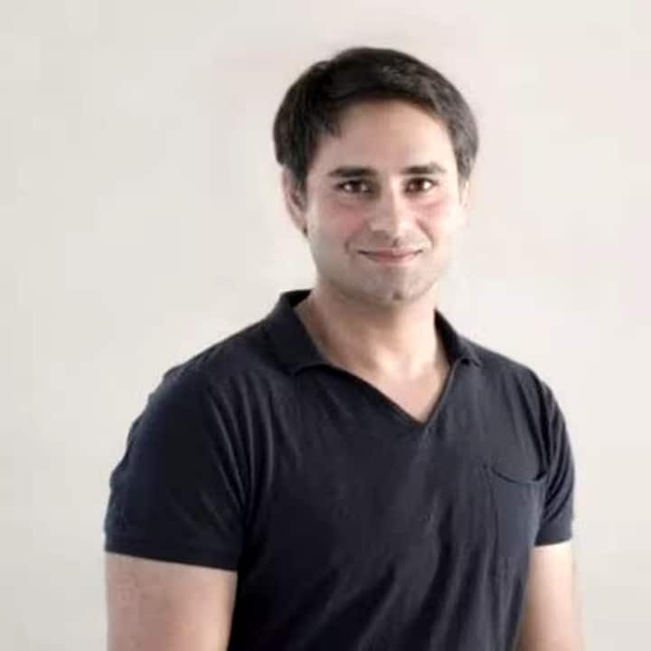 वही नकुल कपूर (Nakul Kapoor) की बात करें तो उन्होंने फिल्म तुमसे अच्छा कौन है से बॉलीवुड डेब्यू किया. एक वक्त ऐसा भी था जब लड़कियों के बीच वह काफी मशहूर हुआ करते थे और काफी सुर्खियां बटोरते थे. लेकिन काफी समय से उनका कोई भी ठिकाना नहीं है (Photo- Instagram).