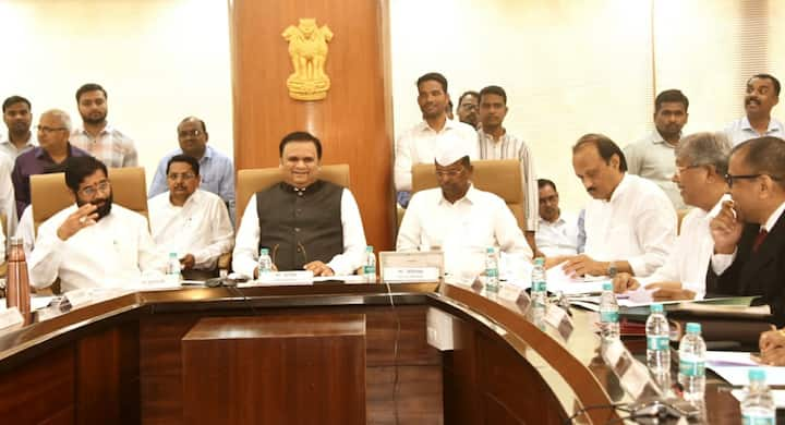 Maharashtra Budget 2023 : यंदा विधिमंडळाचे अर्थसंकल्पीय अधिवेशन सोमवार दिनांक 27 फेब्रुवारीपासूनपासून विधान भवन मुंबई इथे होणार आहे. यंदाचा अर्थसंकल्प 9 मार्च 2023 रोजी मांडला जाणार आहे.