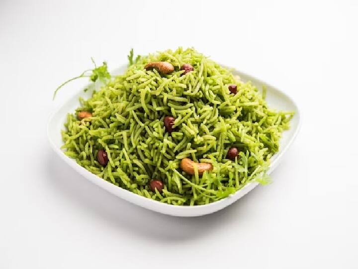 Palak Pulao Recipe Make healthy spinach pulao at home in this way Palak Pulao Recipe: घर पर इस तरह से बनाएं हेल्दी पालक पुलाव, यहां जानें आसान रेसिपी