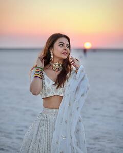Devoleena Romantic Photos: ટીવી એક્ટ્રેસ દેવોલિના પતિ સાથે કચ્છના સફેદ રણમાં પહોંચી, રોમેન્ટિક તસવીરો કરી શેર