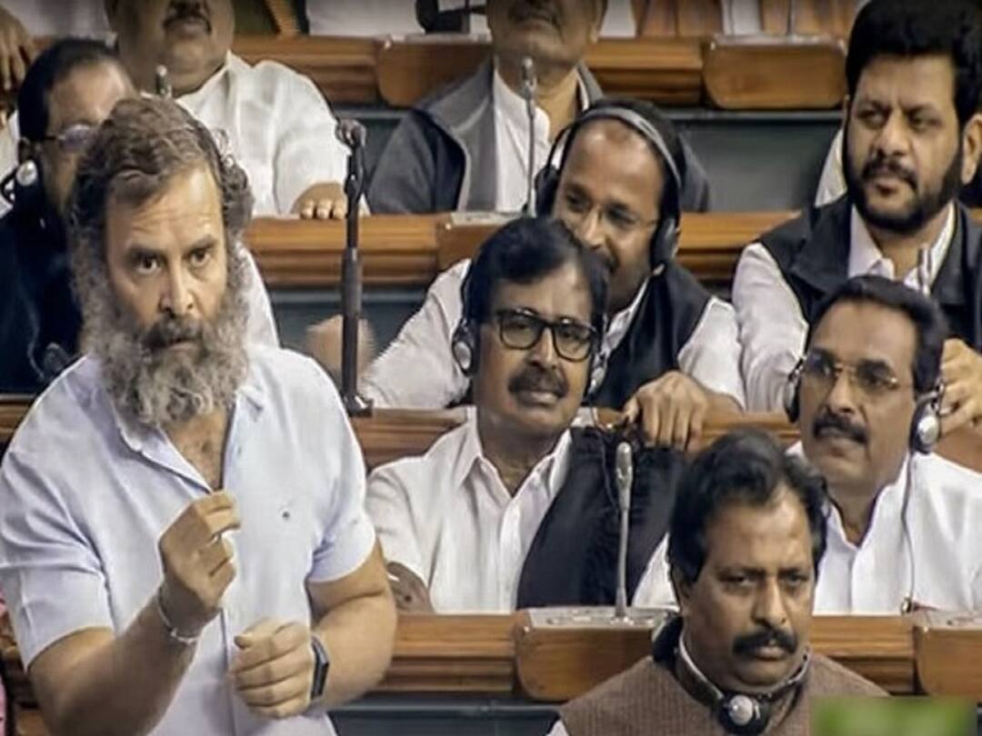 அதானி விவகாரத்தை எழுப்பிய ராகுல் காந்தி... பதறிப்போன பாஜக எம்பி.. பறந்தது உரிமை மீறல் நோட்டீஸ்..! BJP MP gives breach of privilege Against Congress leader Rahul Gandhi For Misleading Remarks Against PM modi அதானி விவகாரத்தை எழுப்பிய ராகுல் காந்தி... பதறிப்போன பாஜக எம்பி.. பறந்தது உரிமை மீறல் நோட்டீஸ்..!