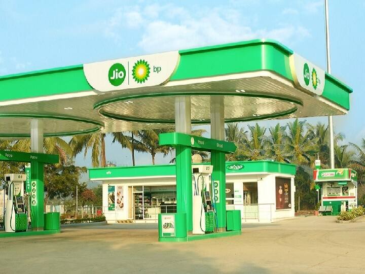 reliance Jio and bp announced e20 petrol in india Jio Bio Petrol: देश में सबसे पहले जियो-बीपी ने मिलकर लॉन्च किया E-20 पेट्रोल, जानें कहां मिलेगा और क्या है खासियत