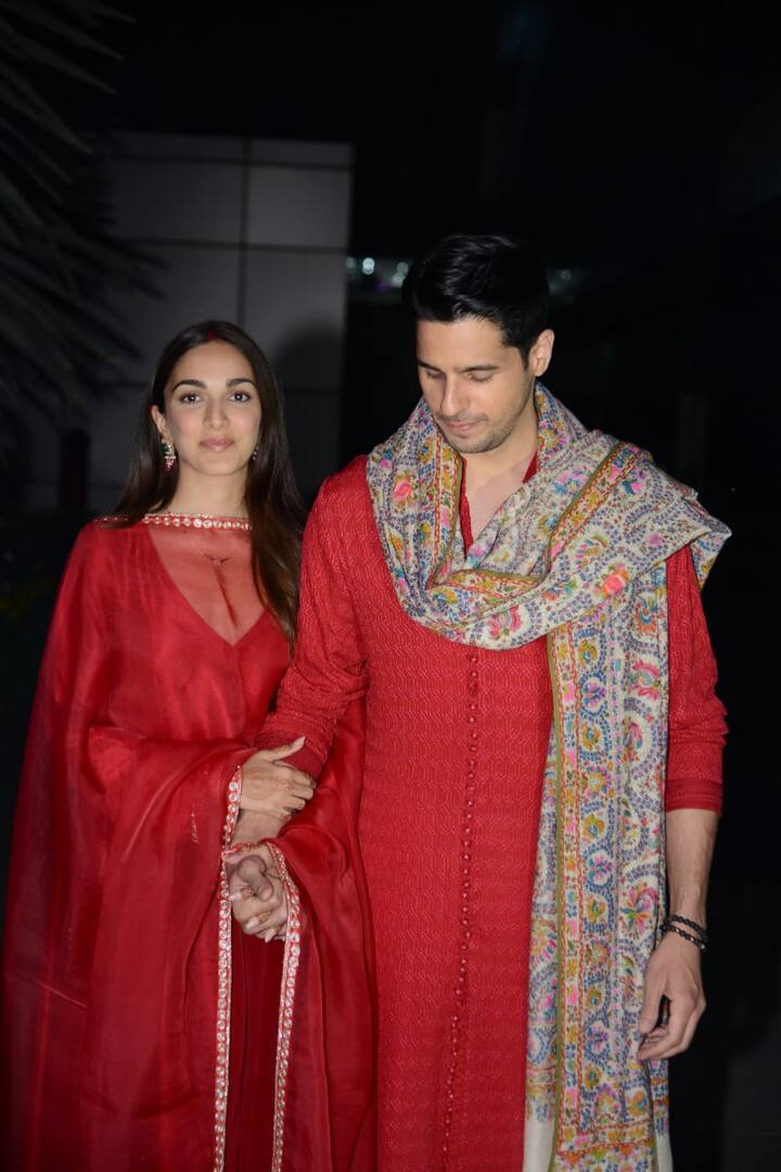 పెళ్లి తర్వాత మొదటిసారిగా ఢిల్లీ లో మెరిసిందీ జంట.