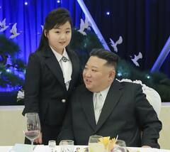 दुनिया की नजरों में आई कोरियाई तानाशाह की बेटी, Kim Jong की ये तस्वीरें नहीं देखी होंगी आपने