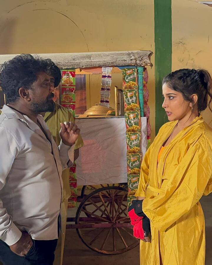 பிக்பாஸிற்கு முன்னதாகவே, இவர் சில படங்களில் நடித்துள்ளார்.