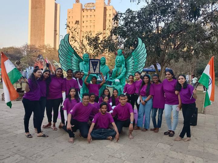 तळातील आवाज कलेच्या माध्यमातून उमटू लागतो, तेव्हा बदलाचे पडसाद उमटतात.  त्यामुळे जास्तीजास्त नागरिकांनी हे शिल्प पाहावे आणि येथील कार्यक्रमांत सहभाग घ्यावा, असं आवाहन कोरो इंडियानं केलं आहे.