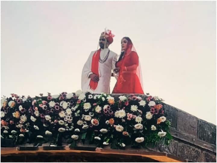 Smriti Irani Daughter Wedding: बेटी की शादी में थिरकीं स्मृति ईरानी, आप भी देखें तस्वीरें Smriti Irani Daughter Wedding: बेटी की शादी में थिरकीं स्मृति ईरानी, आप भी देखें तस्वीरें
