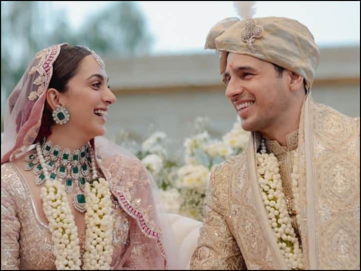 Kiara Advani's simple no-makeup look for Delhi reception with Sidharth Malhotra shows she is coolest new bride, know in details Sidharth Kiara Wedding: দিল্লির রিসেপশনে নো-মেকআপ লুকেই মুগ্ধ করলেন কিয়ারা