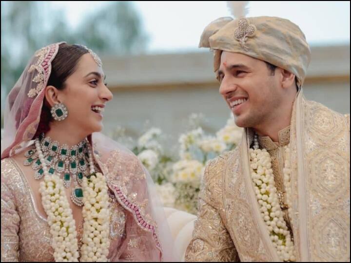Kiara Advani's simple no-makeup look for Delhi reception with Sidharth Malhotra shows she is coolest new bride, know in details Sidharth Kiara Wedding: দিল্লির রিসেপশনে নো-মেকআপ লুকেই মুগ্ধ করলেন কিয়ারা