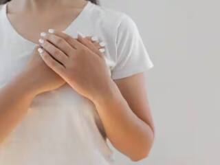 Health Tests For Women: મહિલાઓએ જરૂર કરવવા જોઇએ ટેસ્ટ, આ ખતરનાક બીમારીનું રહે છે જોખમ Health Tests For Women: મહિલાઓએ જરૂર કરવવા જોઇએ ટેસ્ટ, આ ખતરનાક બીમારીનું રહે છે જોખમ