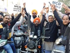 Delhi: सीलिंग के विरोध में सदर बाजार के दुकानदारों ने मनाया 'काला दिवस', काले कपड़े पहनकर निकाली बाइक रैली