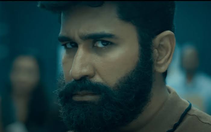 புதுவிதமான கதை அம்சத்தை தேர்வு செய்து நடித்து வந்த விஜய் ஆண்டனி, பிச்சைக்காரன் படத்தில் அசத்தினார்.