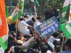 In Pics: दिल्ली में अडानी मामले पर यूथ कांग्रेस का प्रदर्शन, हिरासत में बीवी श्रीनिवास सहित कई कार्यकर्ता, देखें तस्वीरें