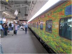 चलती ट्रेन पर चढ़ रही थी महिला और अचानक फिसला पैर... प्लेटफॉर्म और रेलगाड़ी के बीच गिरकर दर्दनाक मौत