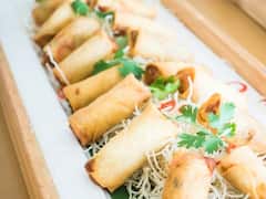 Thai Veg Spring Rolls: चाय की चुस्की के साथ खाएं 'थाई वेज स्प्रिंग रोल्स', बनाना है आसान