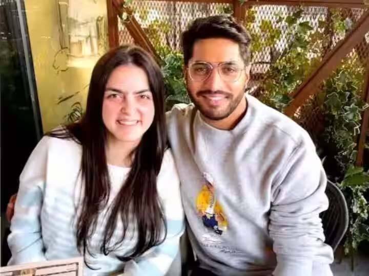 बताते चलें कि शेनेल और अर्जुन शाम को 4:45 बजे एक-दूसरे को वरमाला पहनाकर एक-दूजे के बन जाएंगे.