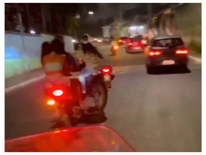 Girl stunt on bike met with an accident instagram user called her Papa Ki Pari know the truth of the viral video Fact check Girl Stunt Video: बाइक पर स्टंट करती लड़की का हुआ एक्सीडेंट तो लोगों ने बताया 'पापा की परी', जानें वायरल वीडियो का सच