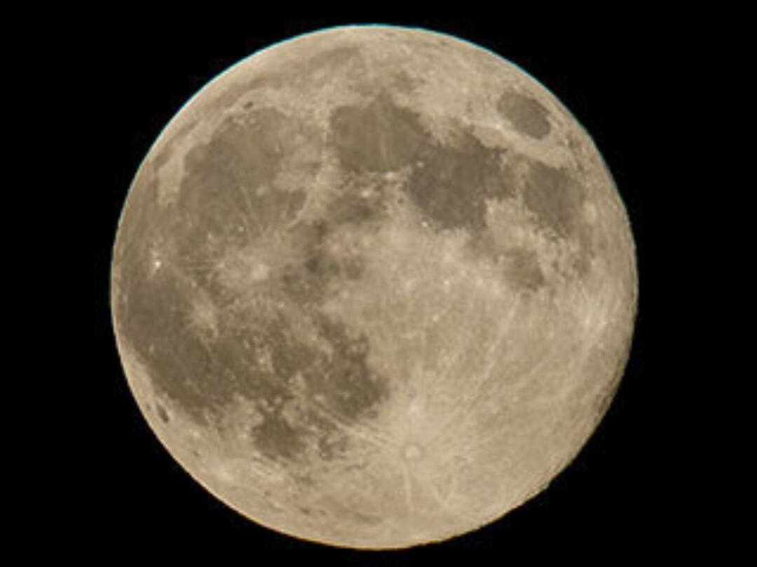 Space Dust, Including That From Moon, Could Protect Earth From Climate Change, New Study Suggests Space Dust, Including That From Moon, Could Protect Earth From Climate Change, New Study Suggests