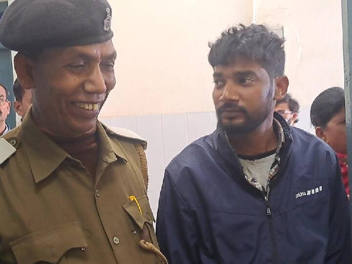 Crime: नालंदा में फ्रॉड के पैसे मंगाने के लिए शख्स ने दोस्त से खुलवाया अकाउंट, पुलिस ने दबोचा तो धोखे का हुआ खुलासा Crime: In Nalanda, a person opened an account with a friend to get money for fraud, the fraud was revealed when the police caught him ann Crime: नालंदा में फ्रॉड के पैसे मंगाने के लिए शख्स ने दोस्त से खुलवाया अकाउंट, पुलिस ने दबोचा तो धोखे का हुआ खुलासा