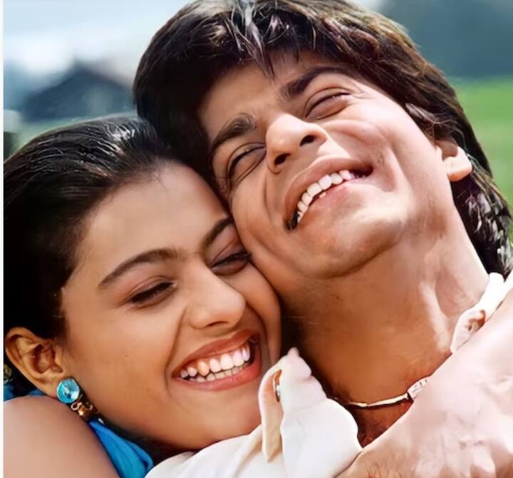 मराठा मंदिर या चित्रपटगृहात हा चित्रपट बघण्याची मजा काही औरच!