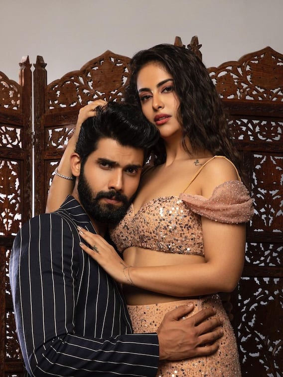 को-एक्टर संग रोमांटिक हुईं अविका गौर, Pics