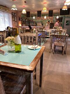 लो मिल गया वैलेंटाइन डे पर पार्टनर के साथ रोमांटिक डिनर करने के लिए बजट फ्रेंडली रेस्टोरेंट