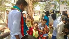 Revanth Reddy Hath Se Hath Jodo Yatra: గురుకుల పాఠశాల గోడ దూకిన రేవంత్ రెడ్డి