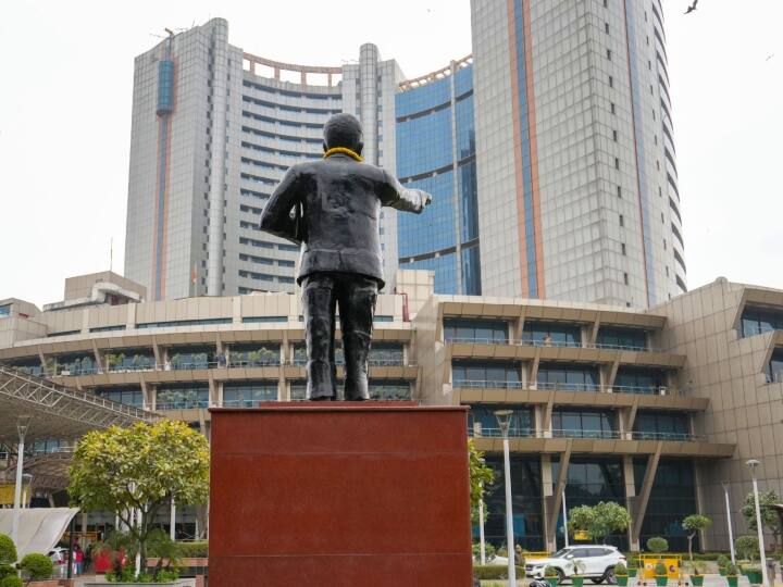 MCD Budget: अगर मेयर नहीं चुना गया तो कौन पेश करेगा एमसीडी का बजट? सामने आई ये अहम जानकारी MCD Budget MCD House stalemate Civic budget likely to be passed by special officer read here MCD Budget: अगर मेयर नहीं चुना गया तो कौन पेश करेगा एमसीडी का बजट? सामने आई ये अहम जानकारी