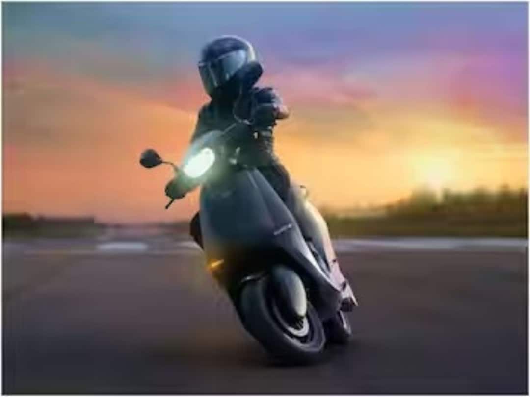 Ola Electric: ভারতে নতুন এস১ ই-স্কুটার লঞ্চ করতে চলেছে ওলা কর্তৃপক্ষ, কবে আসছে ওলার ইলেকট্রিক গাড়ি? Ola Electric to Launch New Variant of S1 Scooter in India Ola Electric: ভারতে নতুন এস১ ই-স্কুটার লঞ্চ করতে চলেছে ওলা কর্তৃপক্ষ, কবে আসছে ওলার ইলেকট্রিক গাড়ি?