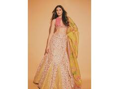 बॉलीवुड डिवाज को खूब भा रहा है लहंगे का ये नया स्टाइल, आप भी ले सकती हैं इंस्पिरेशन