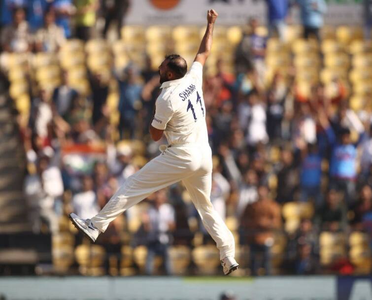 IND vs AUS Border Gavaskar trophy 1st Test Nagpur Shami uprooted the stumps of David Warner watch video IND vs AUS, 1st Test: શમીએ વોર્નરને કર્યો બોલ્ડ, સ્ટંપ હવામાં ફંગોળાઈને પડ્યું દૂર, જુઓ વીડિયો