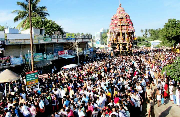 கடந்த ஆண்டு கொரானோ பரவல் காரணமாக பக்தர்கள் அனுமதிக்கப்படாத நிலையில் இந்த ஆண்டு தை உத்திர வருஷாபிஷேகத்தில் பக்தர்களுக்கு அனுமதி அளிக்கப்பட்டுள்ளது.