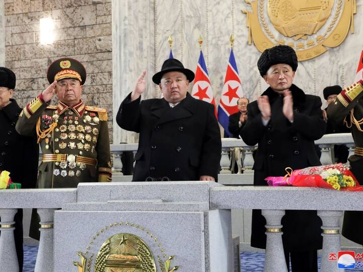 अमेरिका स्थित कार्नेगी एंडोमेंट फॉर इंटरनेशनल पीस के अंकित पांडा ने ट्विटर पर परेड में दिखाए जाने वाले मिसाइल लांचर पर कहा कि ये पहले के मुकाबले ज्यादा आईसीबीएम लांचर हैं, जिन्हें हमने उत्तर कोरियाई परेड में पहले कभी नहीं देखा है.