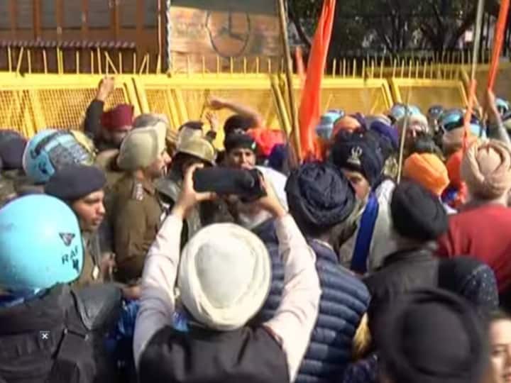 clashes between police and sikh protesters, criminal case registered against 150 protester Chandigarh: पुलिस के साथ सिखों की हिंसक झड़प को लेकर बड़ा एक्शन, 150 प्रदर्शनकारियों पर मामला दर्ज