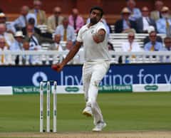 R Ashwin: কুম্বলের রেকর্ড ভেঙে নতুন নজির গড়লেন তারকা অফস্পিনার