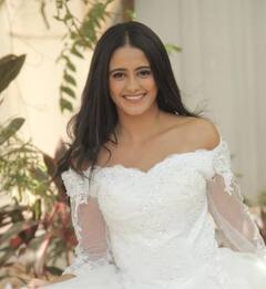 GHKKPM: ਦੁਲਹਨ ਦੇ ਪਹਿਰਾਵੇ 'ਚ ਨਜ਼ਰ ਆਈ 'ਗੁਮ ਹੈ' ਦੀ ਆਇਸ਼ਾ ਸਿੰਘ, ਕੀ ਜਲਦ ਹੀ ਇਕ ਹੋ ਜਾਵੇਗੀ ਵਿਰਾਟ ਅਤੇ ਸਾਈਂ ਦੀ ਦੁਨੀਆ?